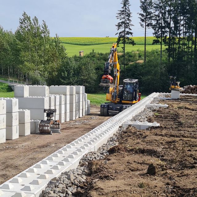 Betonsteinblöcke von Erdbau Raab